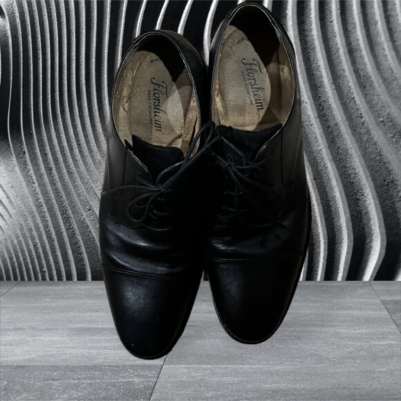 Florsheim Materra Cap Oxford, Size 9D - Picture 1 of 9